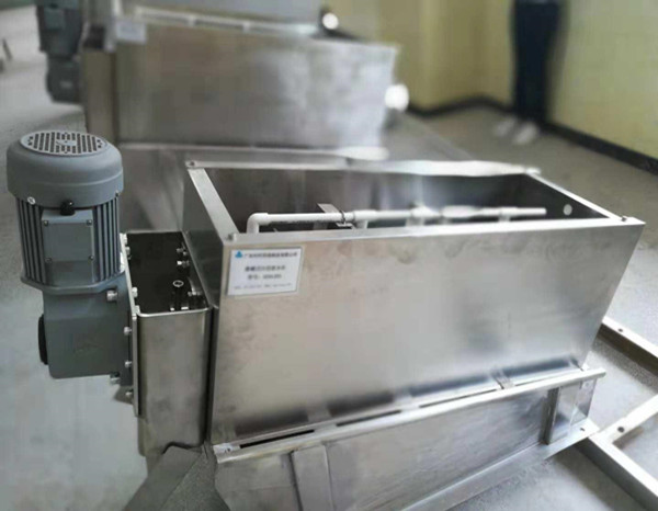 士元直角減速機(jī)在疊螺式脫水機(jī)上的應(yīng)用