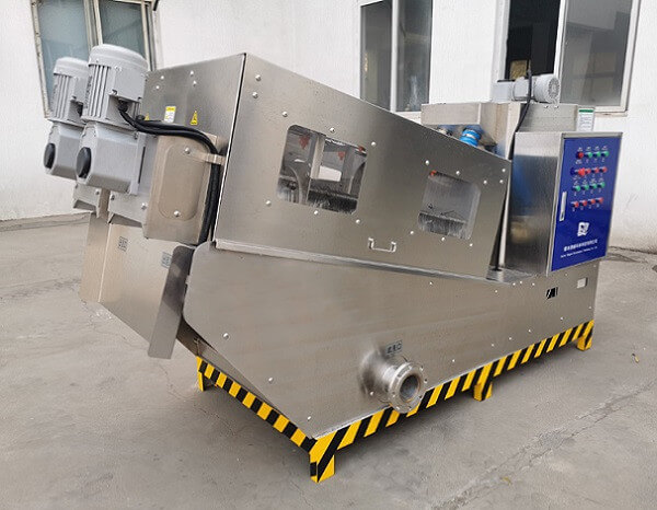 士元直交軸減速機在環(huán)保疊螺機上應用廣泛