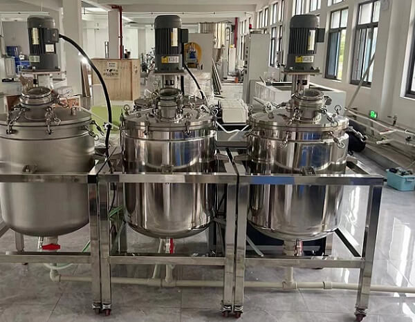 小型反應(yīng)釜上立式齒輪減速馬達(dá)的應(yīng)用