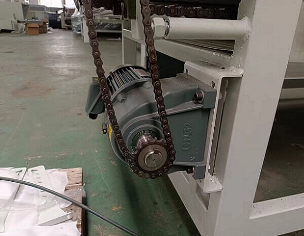 涂布機減速機 GH臥式2.2KW齒輪減速電機應用現(xiàn)場