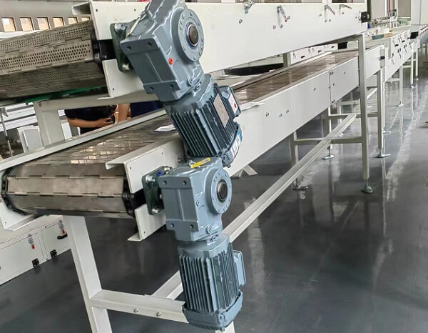 板鏈輸送機(jī)減速機(jī) 邁傳中空直角減速機(jī)的應(yīng)用