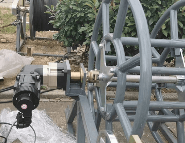 轉(zhuǎn)角行星減速機(jī)在電動(dòng)卷筒上的應(yīng)用-邁傳減速機(jī)